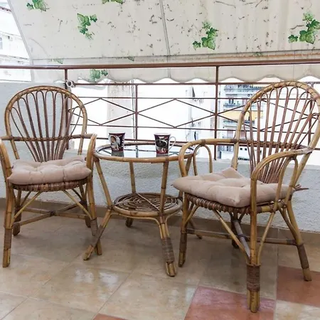 Vironas Delight Cozy 1bd With Lovely Balcony *